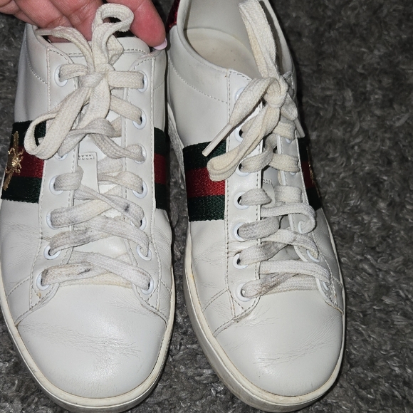 Gucci Women's White Sneakers with Red and Green Accents - Picture 9 of 11